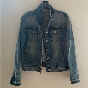 Super cute Zara denim jacket.